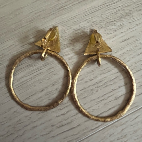 Vintage Textured Gold Hoop Earrings - Picture 2 of 2